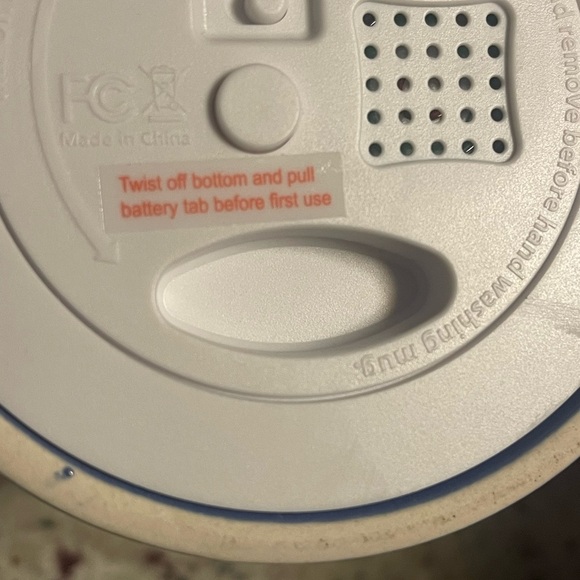 Disney’s Beauty and the Beast Musical Mug that Plays the song “Be Our Guest” NWT - Picture 7 of 12